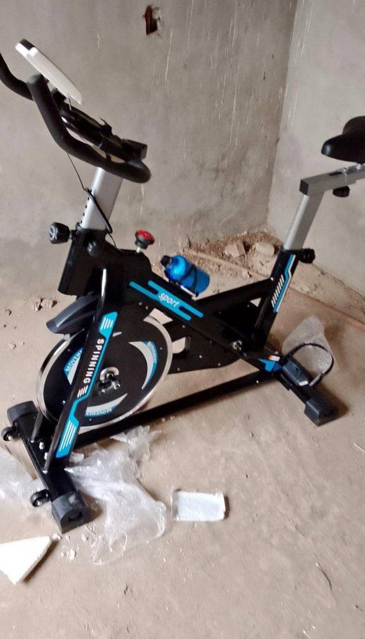 Vélo D'appartement Fitness Pro- Cardio & Perte de Poids à Domicile
